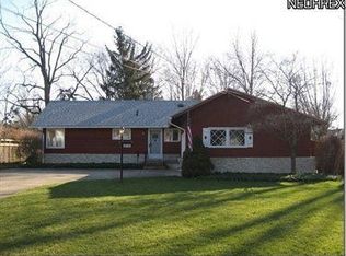 30701 Maple Dr, Bay Village, OH 44140