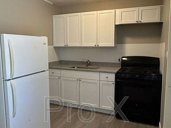 3rd image of 2381 Locust Rd Unit 4