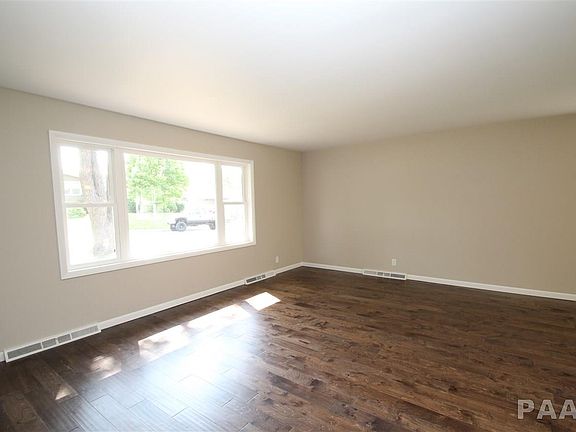 4th image of 5421 N Nottingham Pl