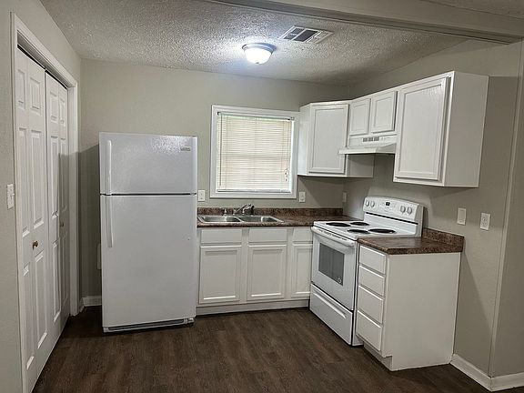 3rd image of 2517 Cypress St #D