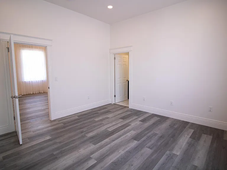 64 N 12th St — Photo 10