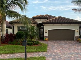2802 Aviamar Cir, Naples, FL 34114