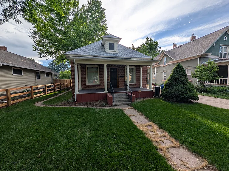 227 Park St — Photo 2