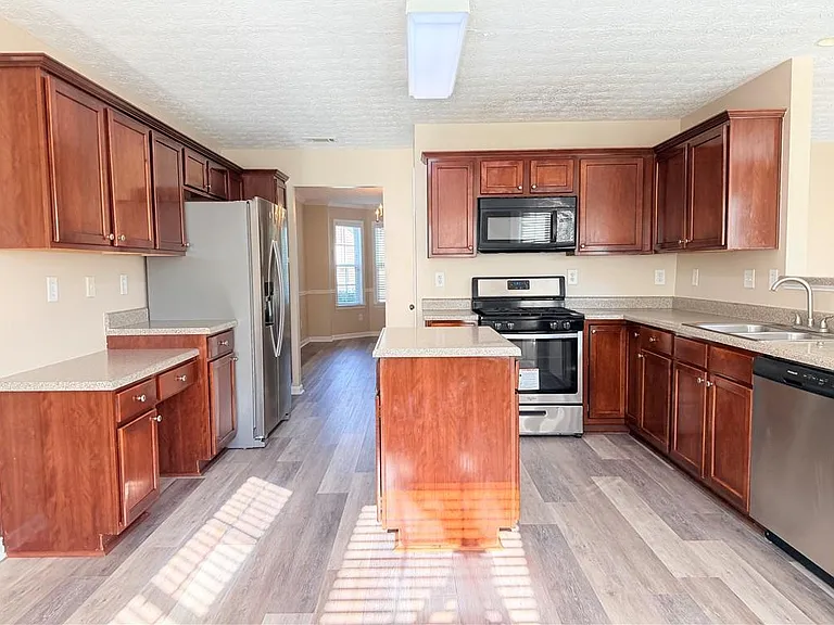 1210 Skylar Ridge Cir — Photo 12