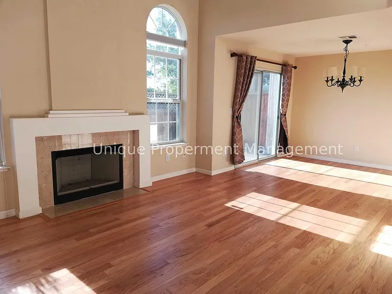 living room and dinning room combo