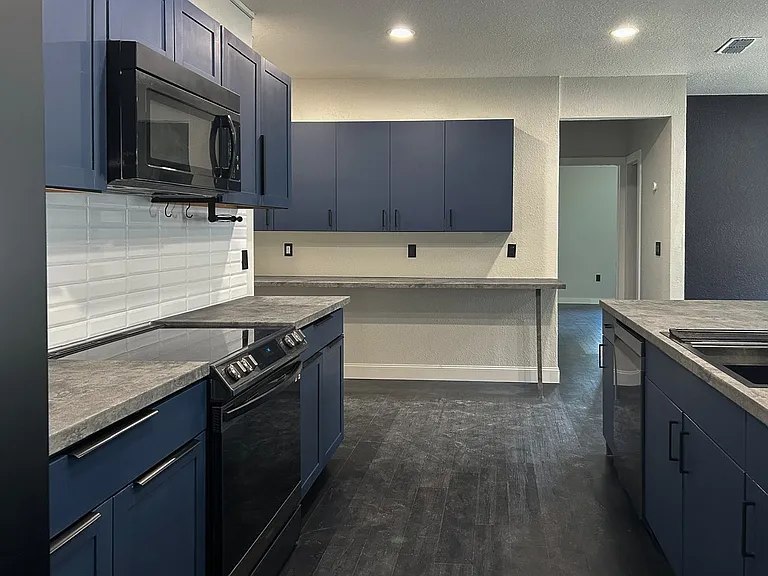 3620 NE 20th Pl — Photo 9