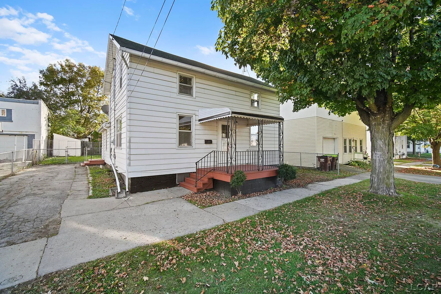 714 E Front St photo 1