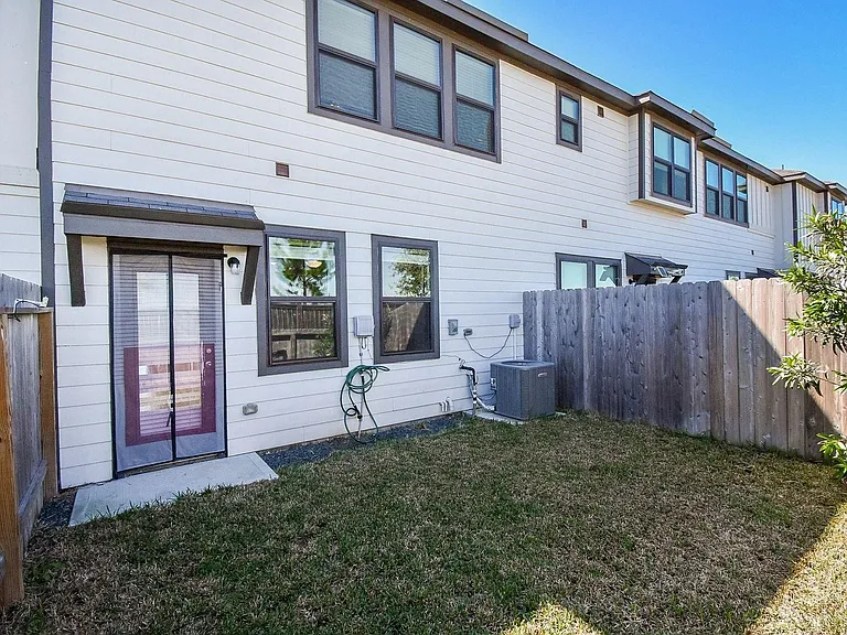27950 Western Creek Ct — Photo 3