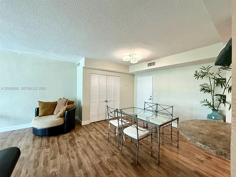 7501 E Treasure Dr #3H — Photo 7