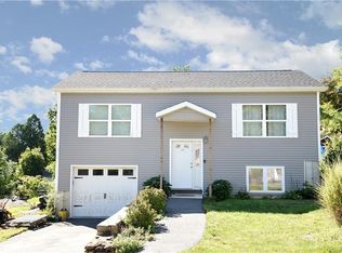 19 Armonk Rd, Kent Lakes, NY 10512