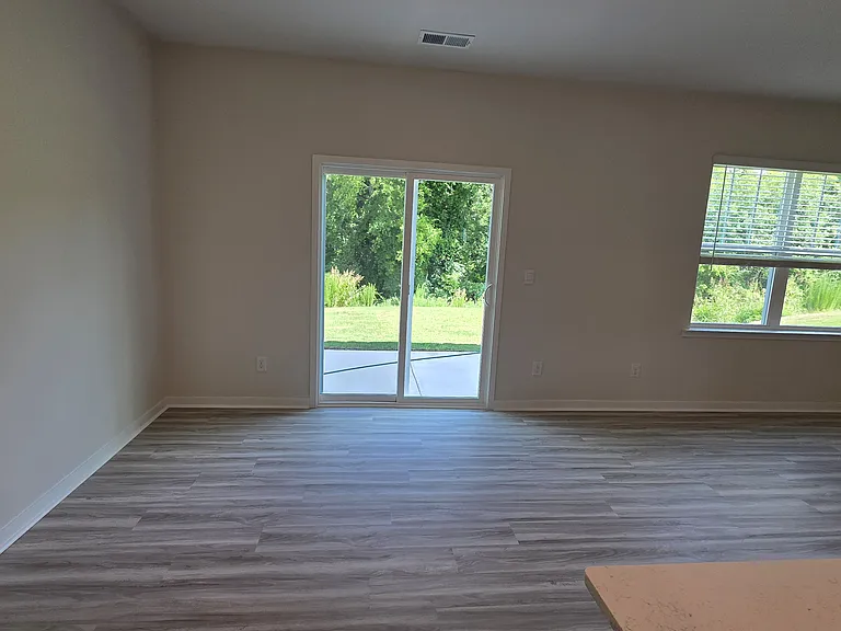 1628 Secrest Commons Dr — Photo 25