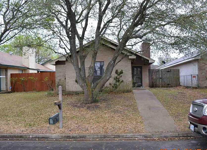 1st image of 10304 Hiawatha Dr