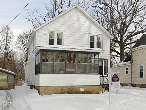 2nd image of 1319 Bridge St