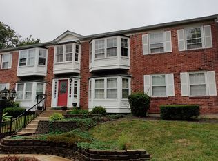 618 Broadmoor Dr APT D, Chesterfield, MO
