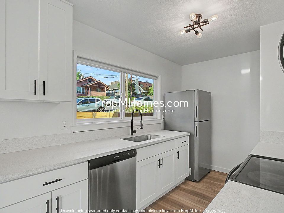 1st image of 7032 N Burlington Ave