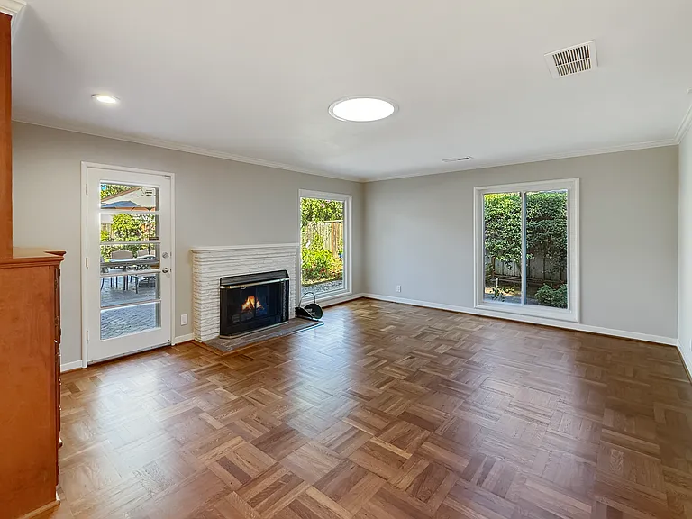 527 Hilbar Ln — Photo 33