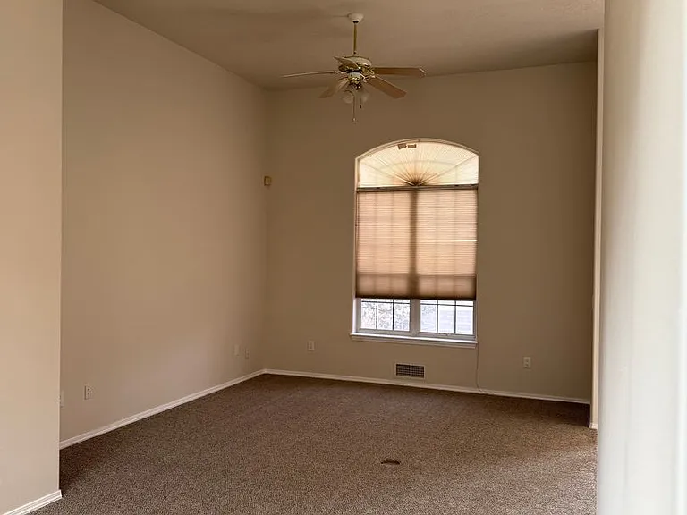 5710 Balsa Ct NE — Photo 5