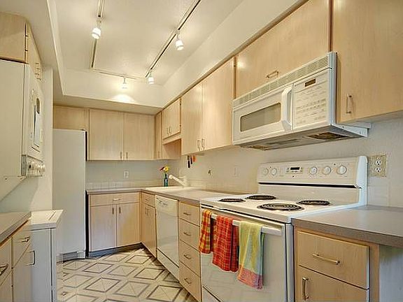 3rd image of 13730 15th Ave NE APT G102