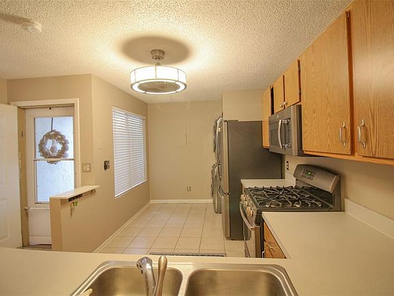 4th image of 1707 Garden Lake Dr #1707