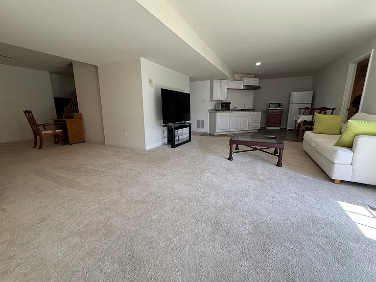 17754 Avenel Ln #BASEMENT — Photo 4
