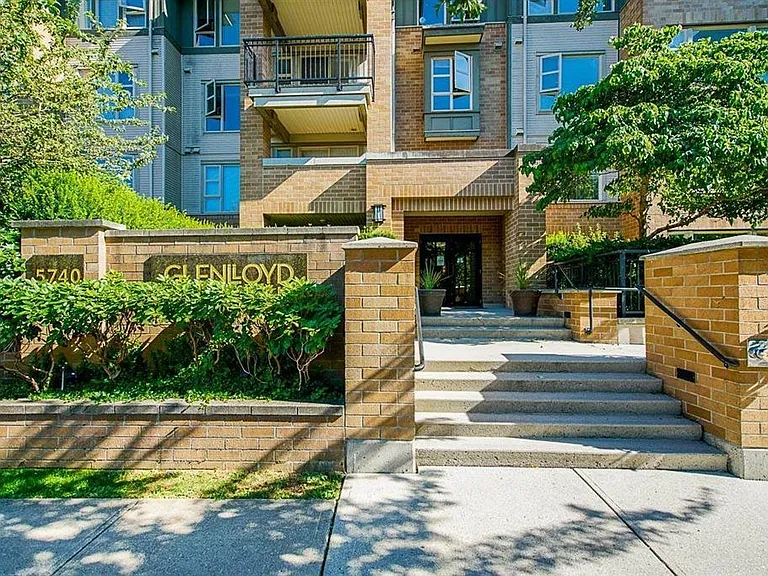 5740 Toronto Rd #212 — Photo 4