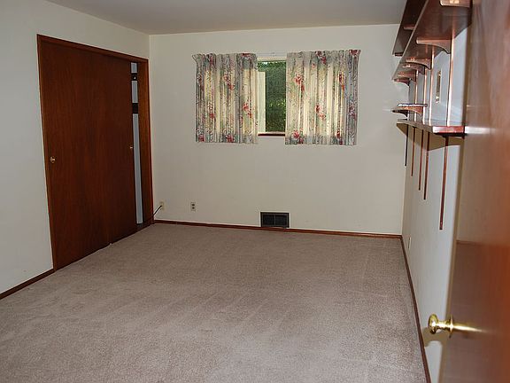 4th image of 14825 8th Ave NE