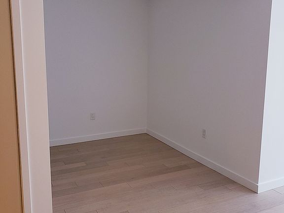 4th image of 535 W 43rd St Unit North 11b