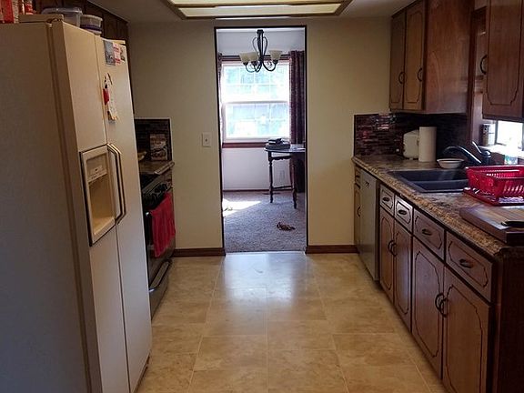 4th image of 1204 Cottonwood Cir