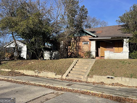 2nd image of 1851 Coleman Ave