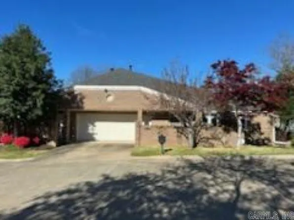 40 Hunters Green Cir, Little Rock, AR 72211