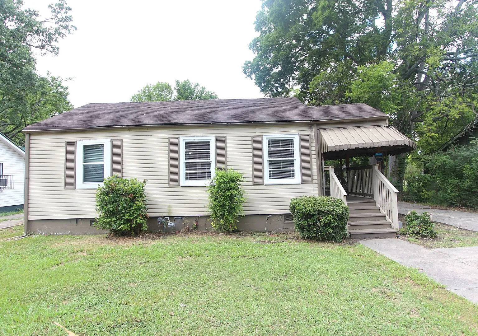 New On The Market! Fresh New Updates!! Better Hurry To See This One!! — Photo 1