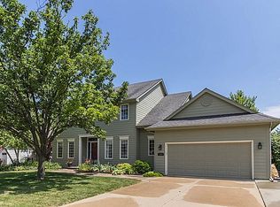 223 57th Ct, West Des Moines, IA 50266