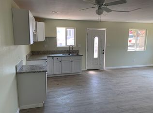 917 W 10th St #B, Corona, CA 92882