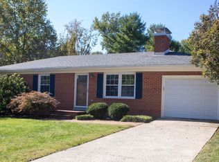 2933 Neal Dr, Lexington, KY 40503