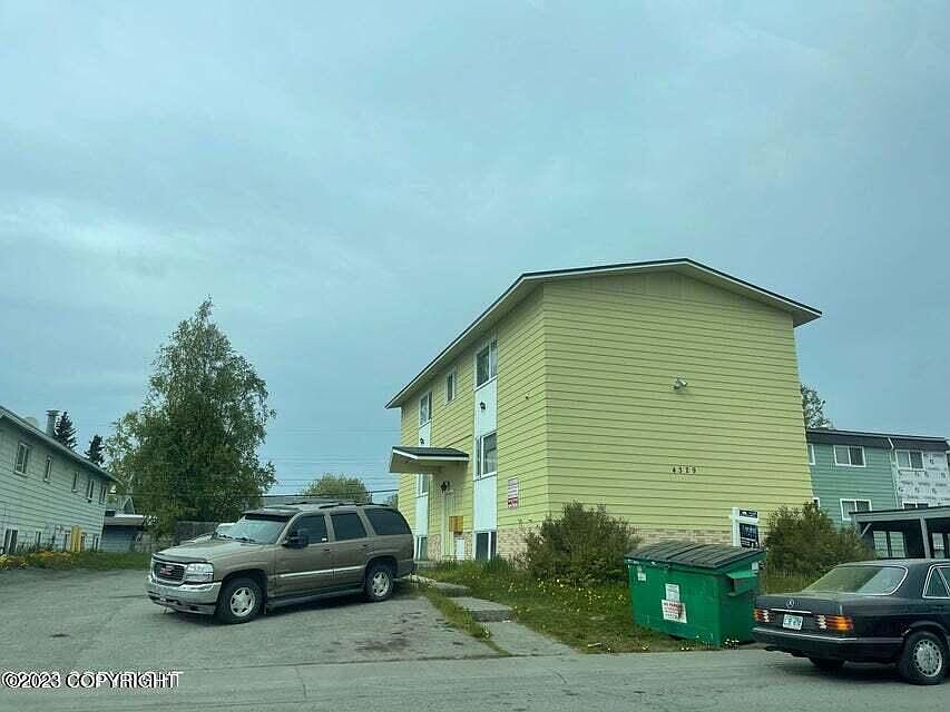 2nd image of 4329 San Roberto Ave