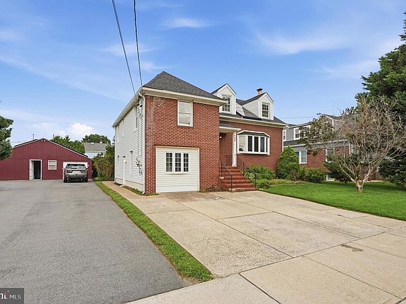 3rd image of 137 Thropp Ave