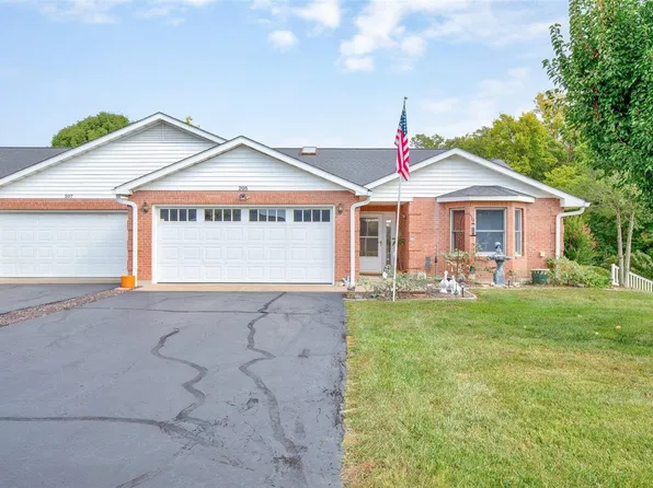 205 Bayberry Ln, Farmington, MO 63640