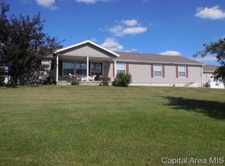 1108 Massey Ln, Jacksonville, IL 62650