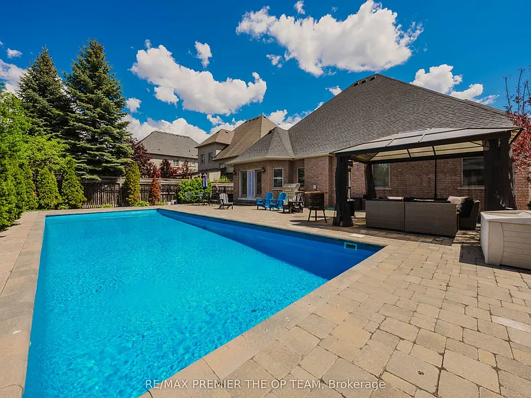 56 Park Ridge Dr #UPPER — Photo 31