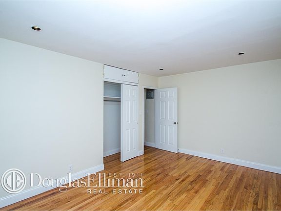 3rd image of 7823 Springfield Blvd