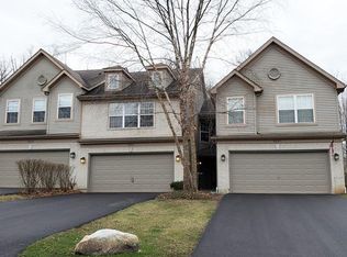 5265 Pebble Ln, Prairie Grove, IL 60012