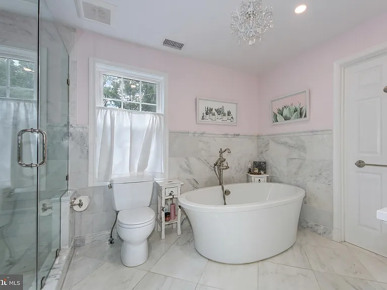 8232 Kerry Ct — Photo 12