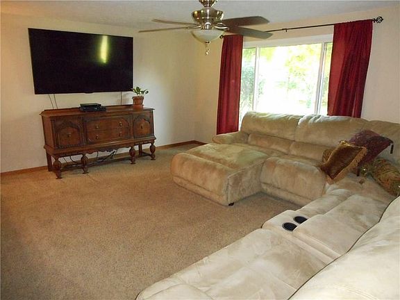 3rd image of 206 Tillie Ln