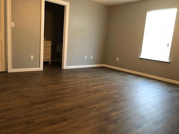 4th image of 2501 Taft Ave APT B