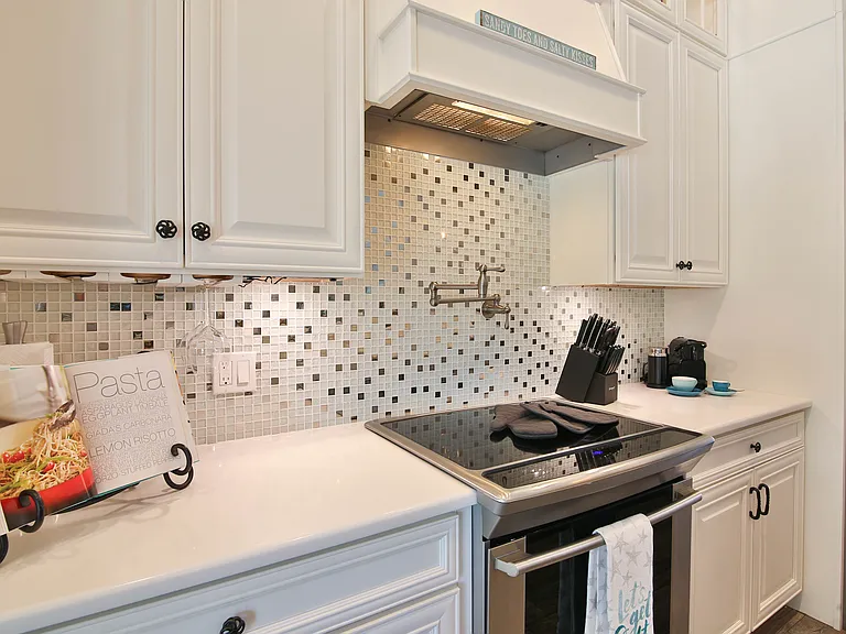 1102 Mallorca Dr — Photo 20