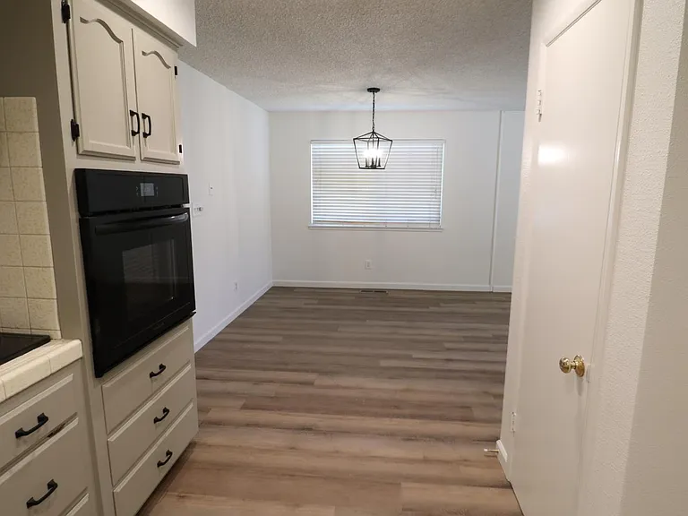 6347 N Laureen Ave — Photo 7