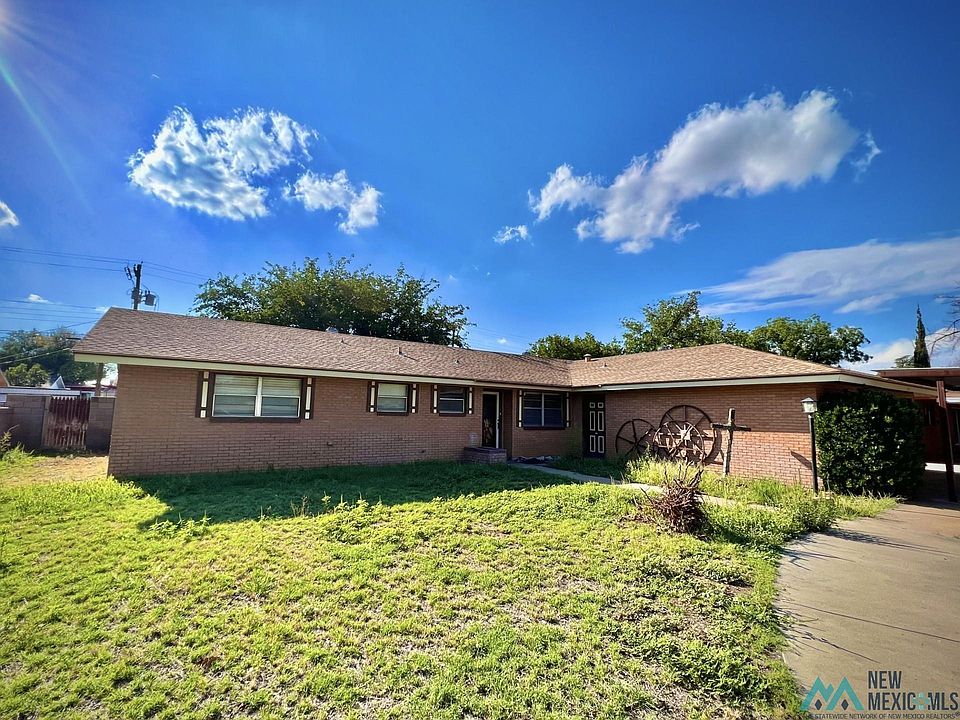 1st image of 907 N Pecan Dr