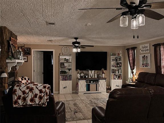 3rd image of 162 Sherman Laird Rd