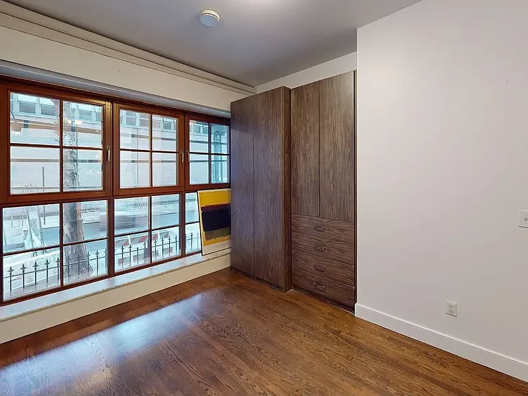 206 E 20th St #TOWNHOUSE — Photo 53