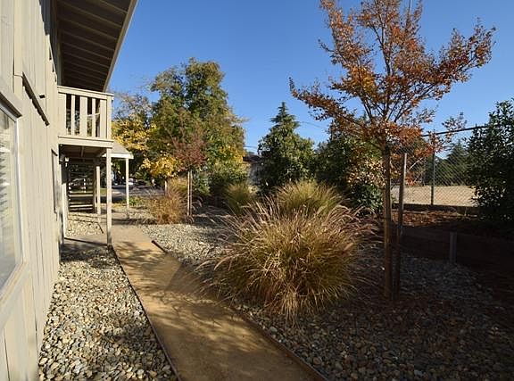 4th image of 5140 Gibbons Dr APT B